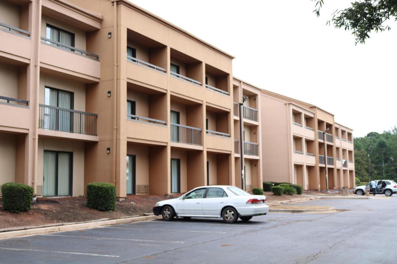 Baymont By Wyndham Columbia Northwest Hotel Exterior photo